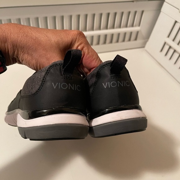 Vionic new gray and black sport ladies shoes are new no box - Picture 4 of 12